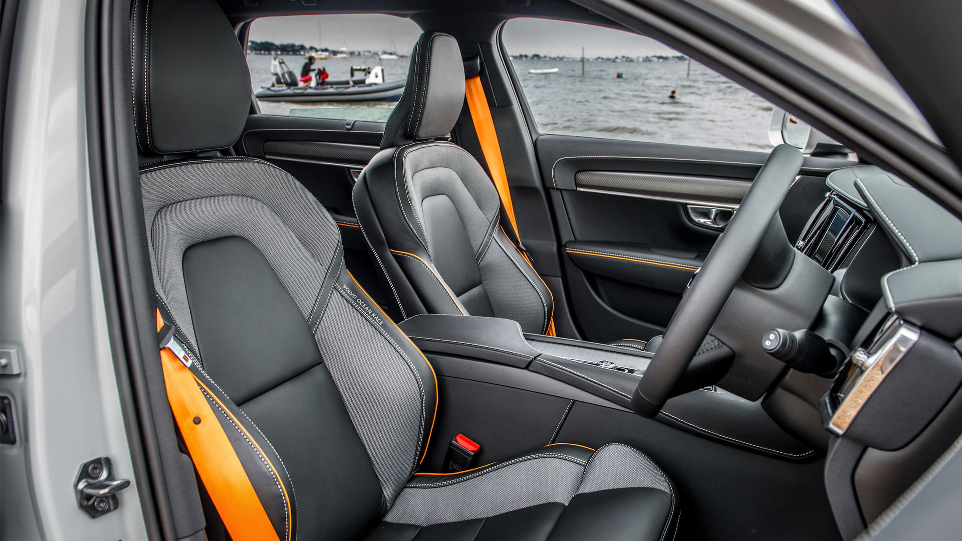 ارائه تجهیزات و خدمات کامل تودوزی خودرو ارائه تجهیزات و خدمات کامل تودوزی خودرو